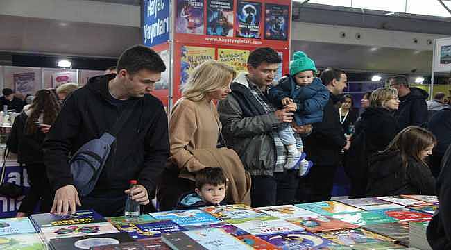 Bursa 22. Kitap Fuarı, Merinos AKKM Fuar Alanı'nda Büyük İlgiyle Başladı