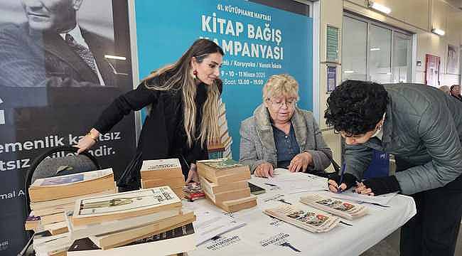Konak, Karşıyaka ve Bostanlı İskelelerinde Kitap Bağışı