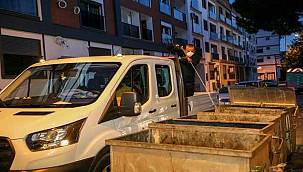 Karşıyaka'da ilaçlama ekiplerinden akşam mesaisi