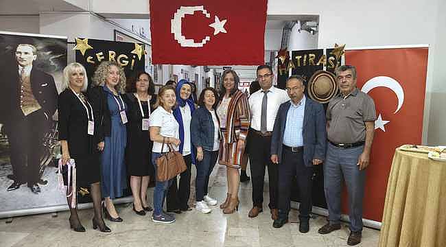 Mamak'ta okul aile ve mahalle el ele: Bayrağımız ilmek ilmek örüldü
