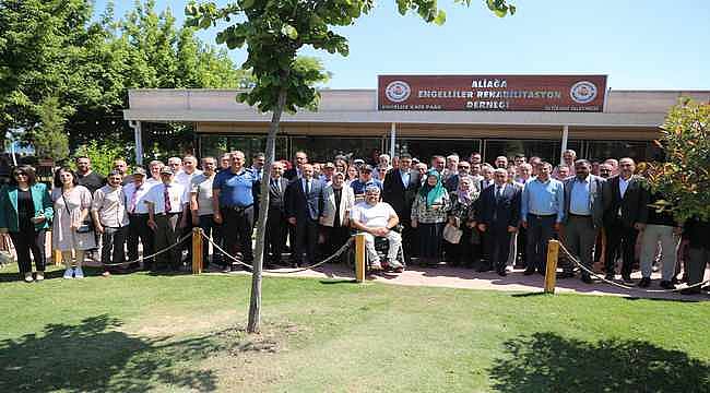 Aliağa'da Protokol ve Vatandaşlar Bayramlaştı
