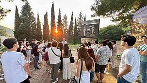 Büyükşehir'in "Gençler İzmir'i Geziyor" Projesi Devam Ediyor