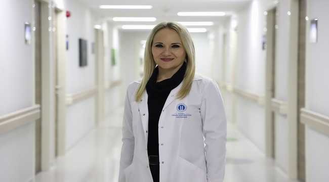 İstanbul Okan Üniversitesi Hastanesi’nden Göğüs Hastalıkları Uzmanı Doç. Dr. Fidan Yıldız ÜNAL