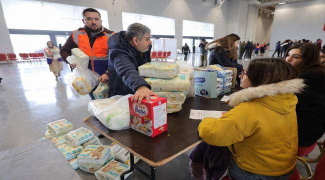 İstanbul Büyükşehir Belediyesi (İBB), Kahramanmaraş’ın Pazarcık ilçesinde yaşanan 7,7’lik depremin ardından afetzedelerin ihtiyaçlarını karşılayabilmek üzere yardım kampanyası başlattı. 