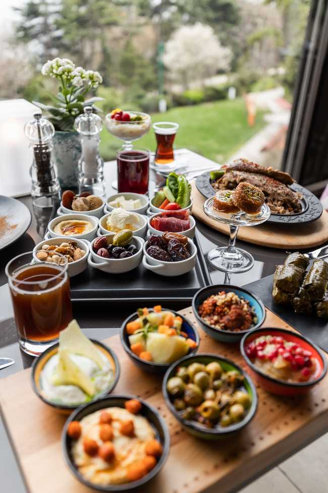 Ramazan ayında sevdiklerinizle bir araya gelerek lezzetli tatlar eşliğinde iftar yapmak istiyorsanız doğru adres: Swissôtel The Bosphorus, Istanbul