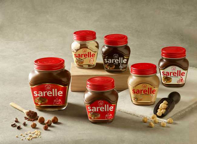 Türkiye’nin köklü çikolata markalarından Sagra’nın doğallık ve kaliteyi bir arada sunduğu geleneksel ürünü Sarelle, yenilenen logosu ve tasarımıyla raflarda yerini almaya başladı.