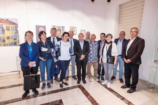 Sanatçı Akşit’in “Kadıköy’den İzmir’e-Mahallede İnsan” sergisi açıldı 