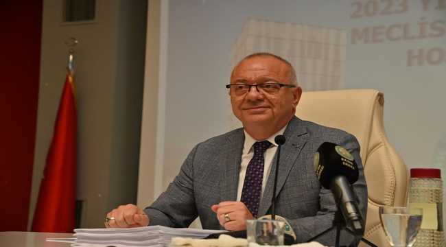 Manisa Büyükşehir Belediye Başkanı Cengiz Ergün, Büyükşehir Belediyesinin Haziran ayı Meclis toplantısı 2’nci oturumu öncesinde açıklamalarda bulundu. 