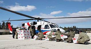Kızılay ve TSK’dan köylere helikopterle yardım 